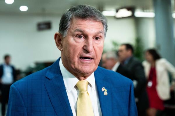 乔·曼钦(Joe Manchin)公开暗示可能参加2024年总统竞选。